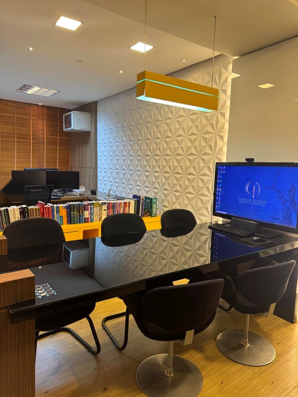 Sala de reuniões do Gomes Advogados Associados